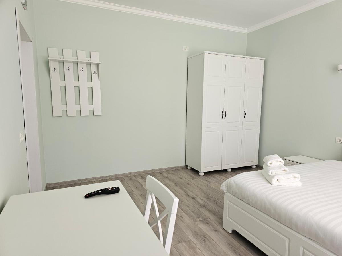 Colt De Rai Bed & Breakfast Hirtoape Exterior photo